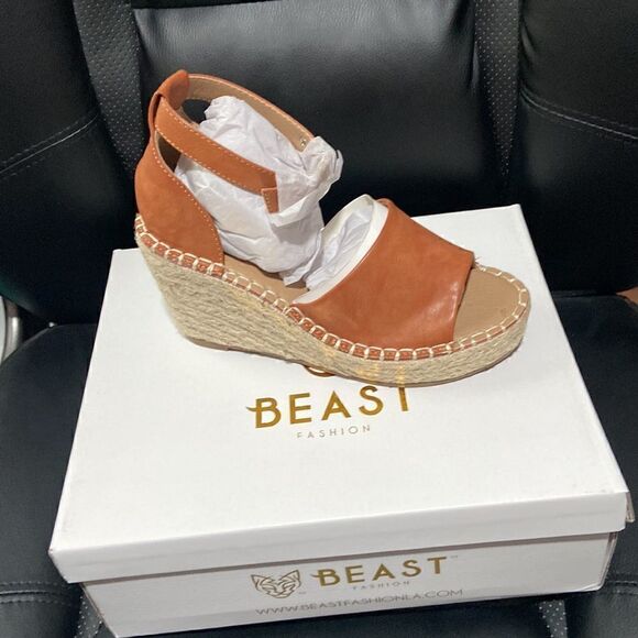 68. Beautiful Brown/Tan Faux Leather Wedges with Beige Rope detail on the Wedge - Picture 4 of 5